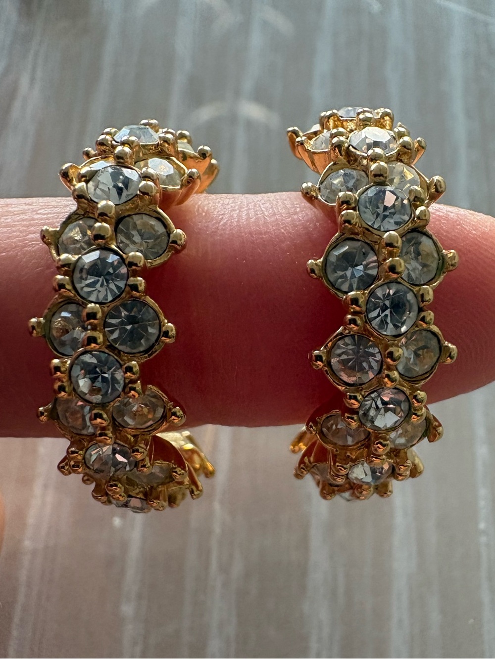SIGNED *RETIRED* SWAROVSKI RETIRED CHUNKY HOOPS